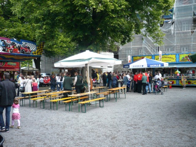 Leben auf dem Kirmesplatz