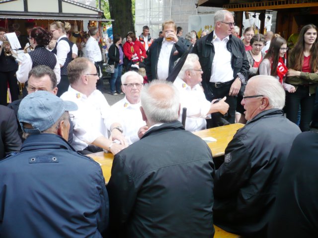 Warten auf das erste Bier